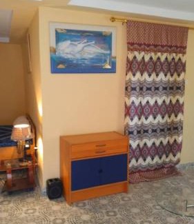 West Coast Division House | Sunshine Guesthouse Bafuloto