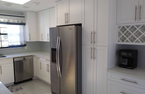 Boynton Beach House | Sunshine Haus - Clean & Quiet - Minutes to Beach or Shopping