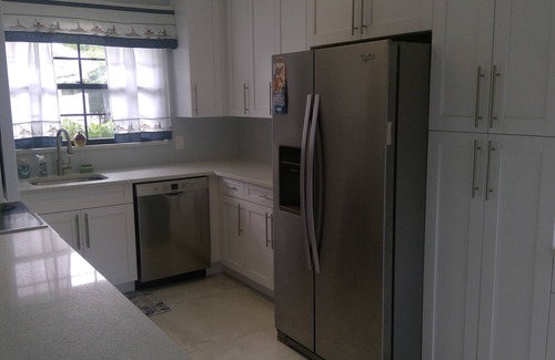 Boynton Beach House | Sunshine Haus - Clean & Quiet - Minutes to Beach or Shopping