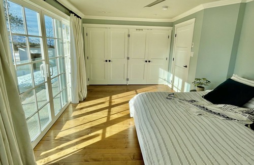 Southeast Kelowna House | Sunshine Hideaway surrounded by vineyards