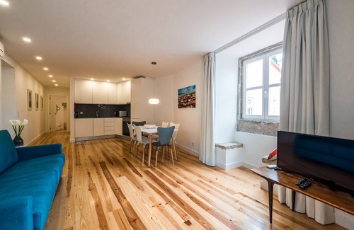 Santa Maria Maior Apartment | Sunshine House - Exclusive Apartment - Your home away from Home