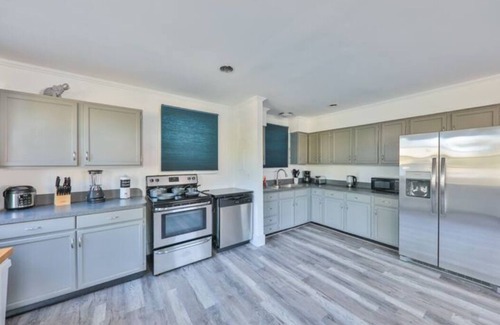 Royal Poinciana House | Sunshine Joy Miami Pool