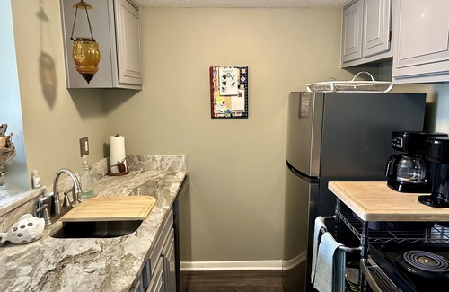 Diamondhead Condo | Sunshine Oaks - 1st Floor Condo w/Pool: Golf, Swim & Casino nearby!
