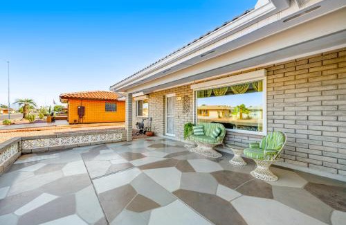 Sunland Village East House | Sunshine Oasis