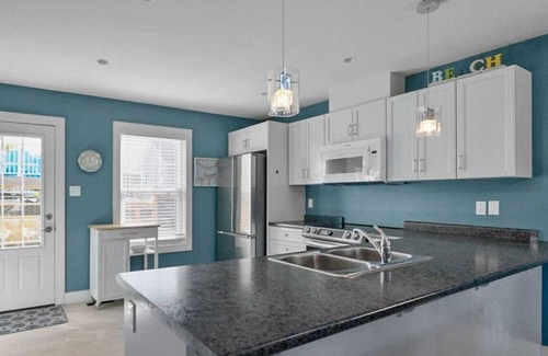 Grand Bend House | Sunshine on Centre by Sparks