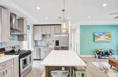 River Oaks House | Sunshine Retreat FTL- 3 Bedroom vacation home in downtown Ft. Lauderdale