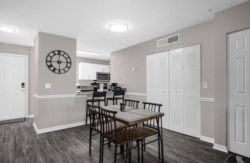 University House | Sunshine Retreat Minutes from Moffit, USF, and Busch Gardens