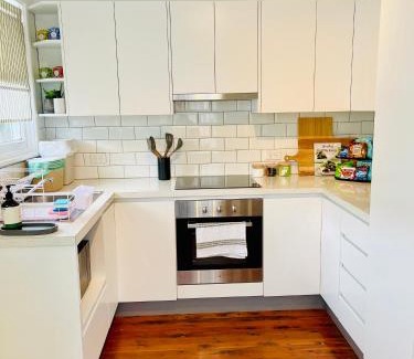 St Marys House | Sunshine Retreat Modern 3BR Haven