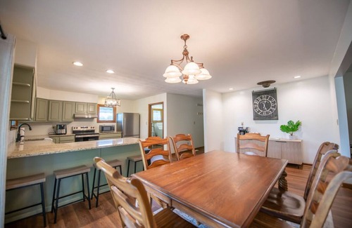 Cadiz House | Sunshine Retreat-peaceful countryside, close to Tappan, Clendening, and Piedmont