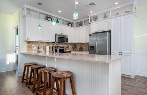 Rockport House | Sunshine Retreat - Waterfront Home Heated Pool & Private Lighted Fishing Pier
