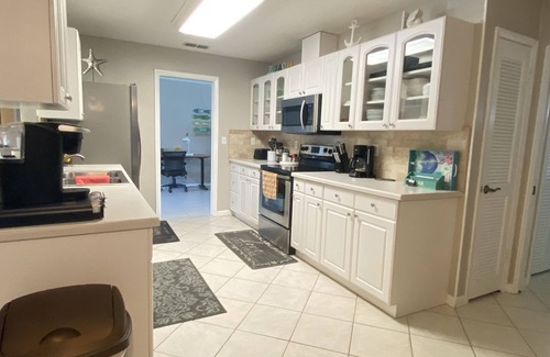 Bradenton House | Sunshine Retreat with heated Saltwater pool. Minutes to gulf beaches and IMG