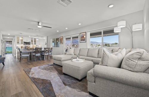 Cottonwood-Verde Village House | Sunshine's Hilltop Lookout