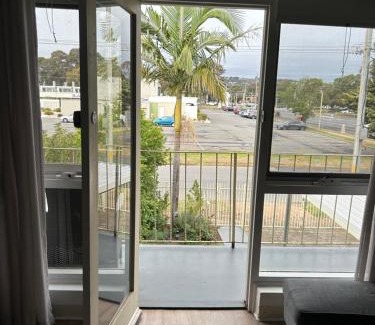 Brahma Lodge Apartment | Sunshine Seven