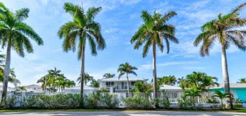 Palm Beach Shores Apartment | Sunshine shores boutique apartments