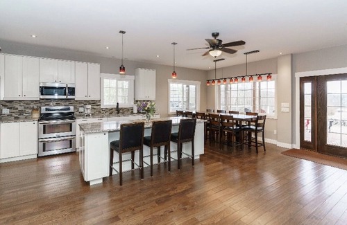 Huntsville Cottage | SunShine Shores Waterfront Cottage
