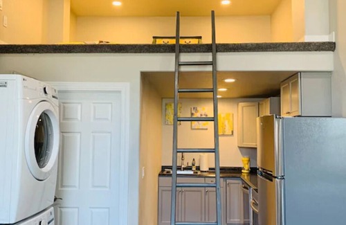 Colorado Springs Apartment | Sunshine Studio Colorado - A really cool tiny home!