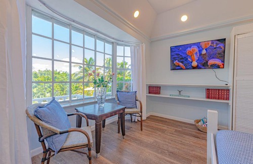 Gambier Apartment | Sunshine Studio at Viking Hill - Love Beach