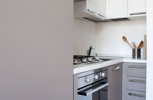 Simonetta Apartment | Sunshine Sunbeam