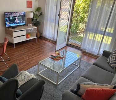 Brahma Lodge Apartment | Sunshine Three