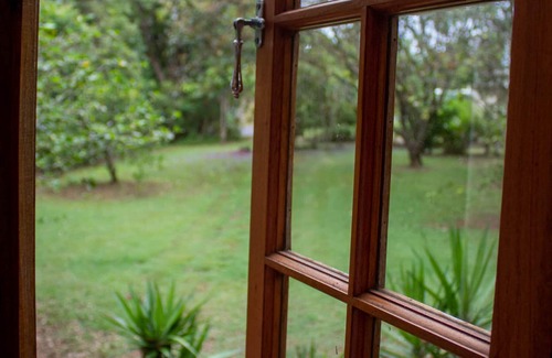 West Woombye Cottage | Sunshine Valley Cottages