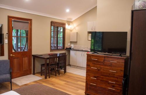 West Woombye Cabin | Sunshine Valley Cottages