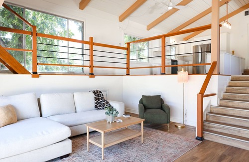 Bostonia House | Sunshine Villa: Karaoke, Pool, Spa & Arcades