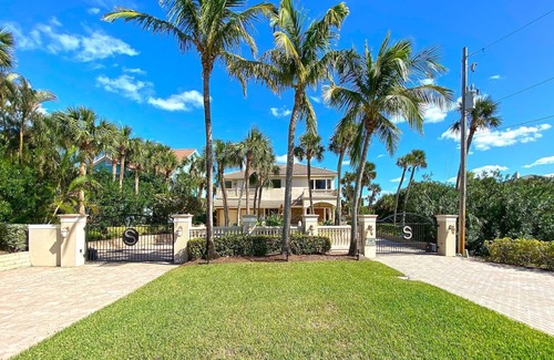 Ambersand Beach House | Sunspace-Sands Luxury Oceanfront Home