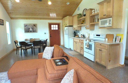 Hulbert Cabin | Sunstone Cabin Retreat by Ft. Gibson Lake