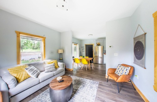 Catawissa Ski Chalet | Suntower 60 acre/pavillion/HOT TUB/hiking trails/ultra private