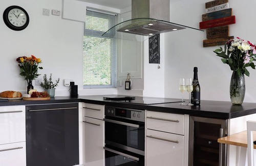 Ventnor Ski Chalet | Suntrap