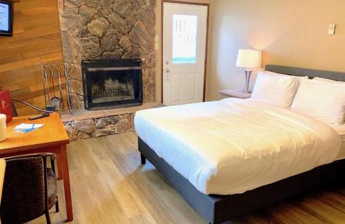 Sunwapta Falls Cabin | Sunwapta Falls Rocky Mountain Lodge