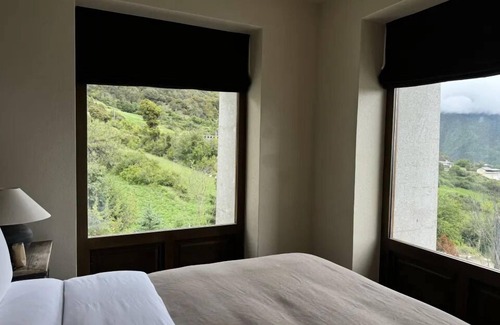 Deqen County Hotel | Sunyata