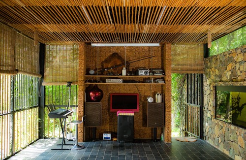Hoa Binh Apartment | Suoi House with astonishing environment combine with Japanese-homestay style