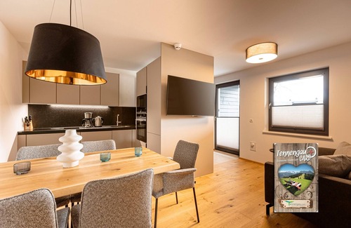 Sankt Martin am Tennengebirge Apartment | Superior Apartment & Infinity Pool