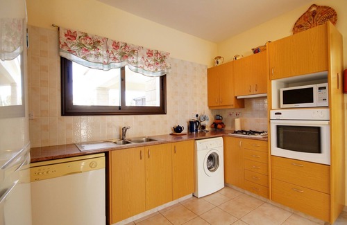 Kouklia Villa | Super 3 bed villa with private pool & sea views in great location! CTO. 0003865