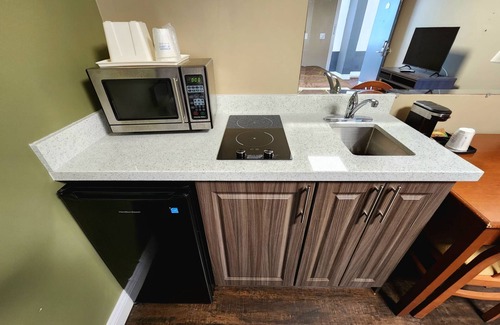 Laurentian Valley Hotel | Super 8 by Wyndham Pembroke