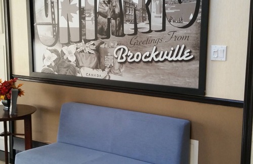 Elizabethtown-Kitley Hotel | Super 8 by Wyndham Brockville
