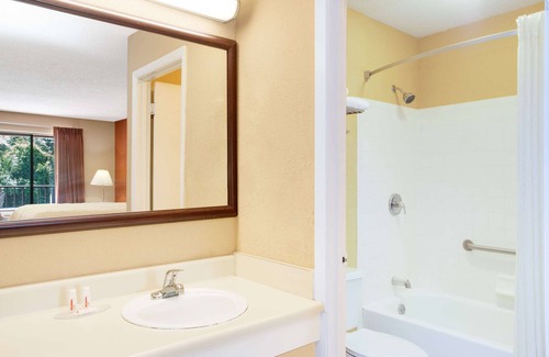De Funiak Springs Hotel | Super 8 by Wyndham Defuniak Springs