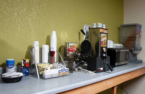 Arkansas City Hotel | Super 8 by Wyndham Arkansas City KS