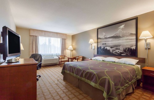 Abbotsford Hotel | Super 8 by Wyndham Abbotsford BC