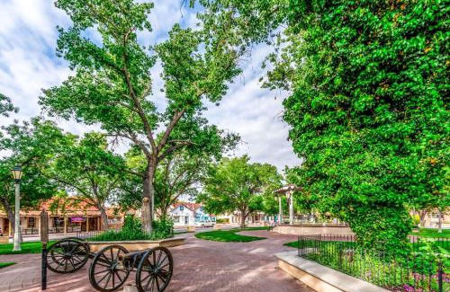 Westside Hotel | Super 8 by Wyndham Albuquerque West/Coors Blvd