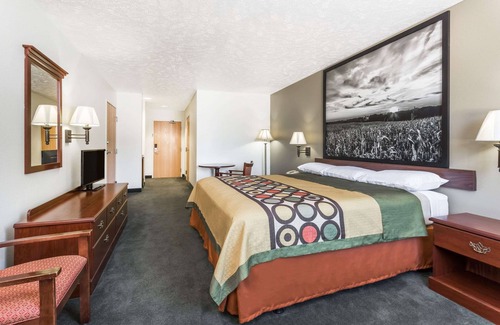 Alma Hotel | Super 8 by Wyndham Alma