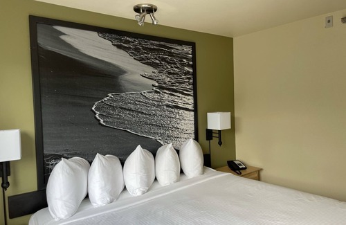 Amherst Hotel | Super 8 by Wyndham Amherst NS