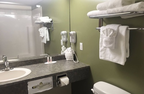 Amherst Hotel | Super 8 by Wyndham Amherst NS