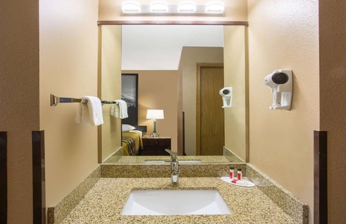 Baker City Hotel | Super 8 by Wyndham Baker City