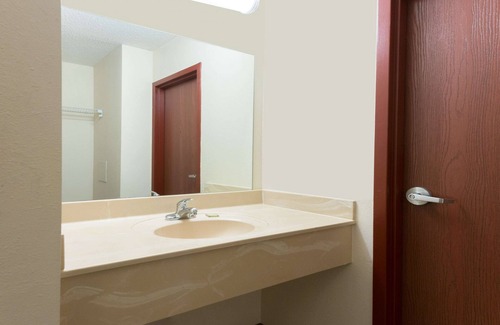 Homewood Hotel | Super 8 by Wyndham Beaver Falls