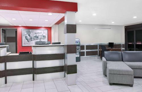 Bedford Hotel | Super 8 by Wyndham Bedford DFW Airport West