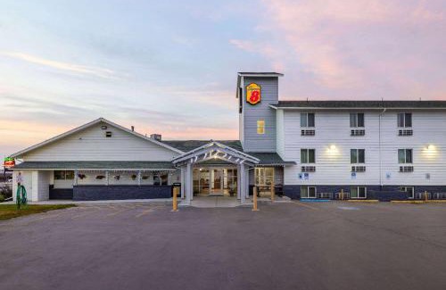 Bozeman Hotel | Super 8 by Wyndham Belgrade/Bozeman Airport