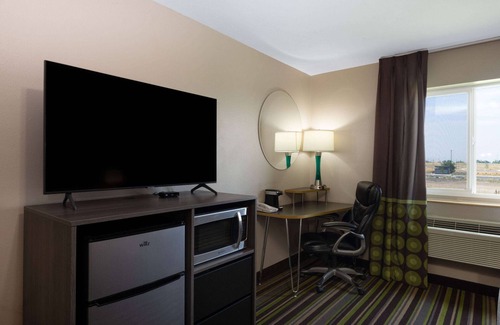 Bozeman Hotel | Super 8 by Wyndham Belgrade/Bozeman Airport
