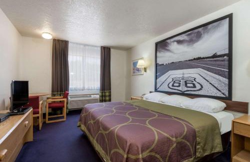 Bernalillo Hotel | Super 8 by Wyndham Bernalillo